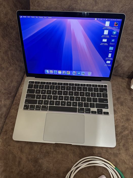MacBook Air M1 8/256, стан 9,7 можливий розумний торг