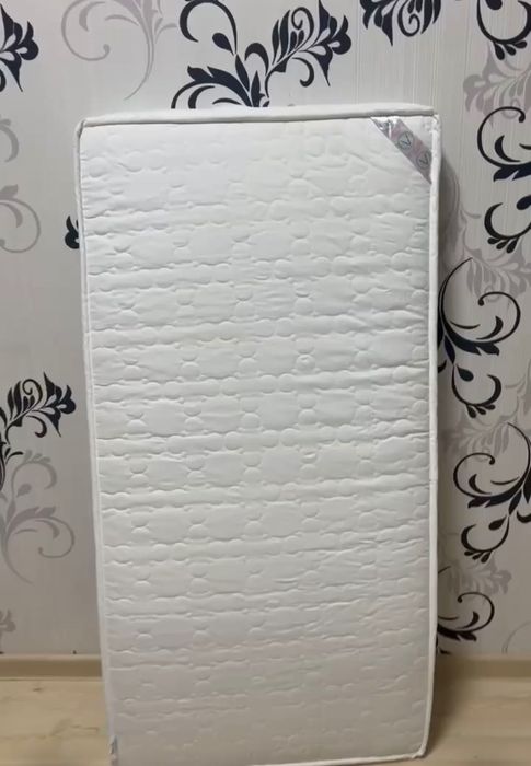 Продам дитяче ліжко з новим матрасом!