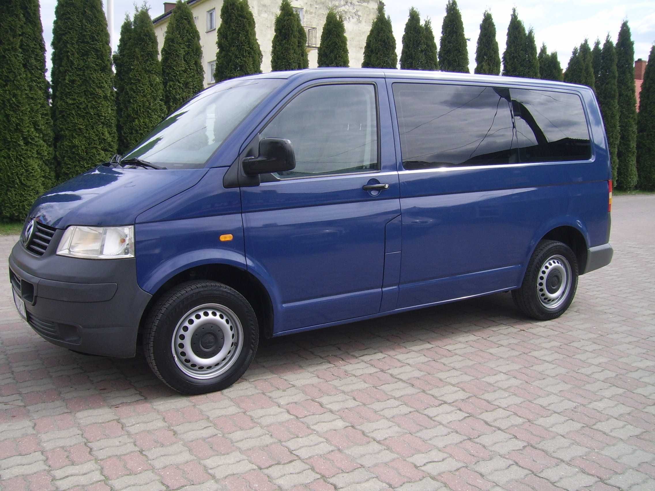 Wypożycz VW T5 9osób