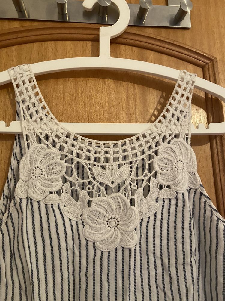 Top com renda e riscas - Stradivarius