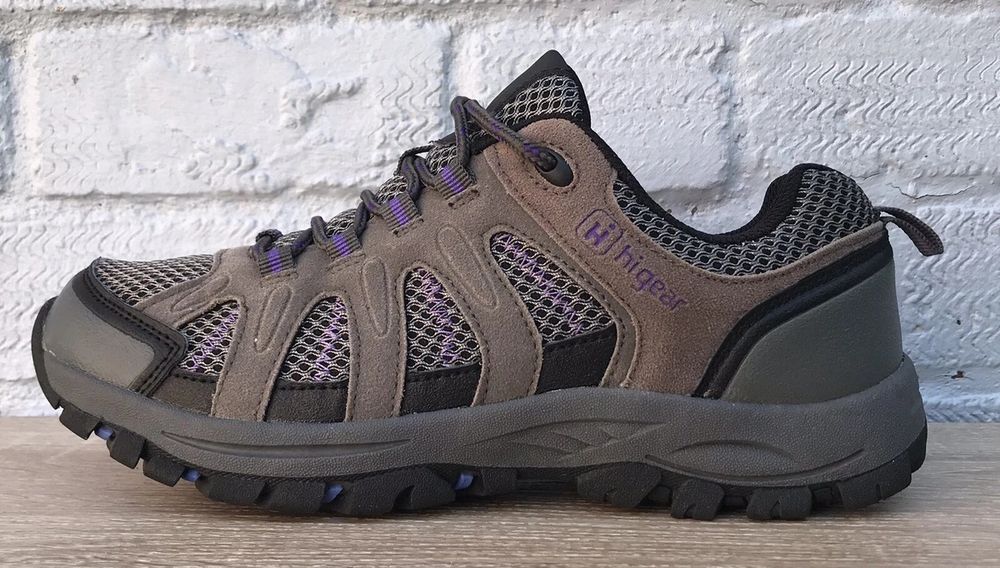 Кросівки безкоштовно віддам