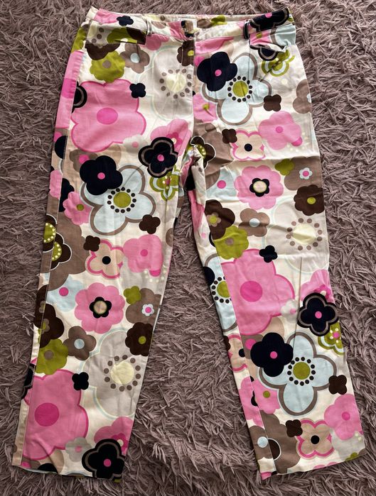 Жіночі укорочені штани з квітковим принтом