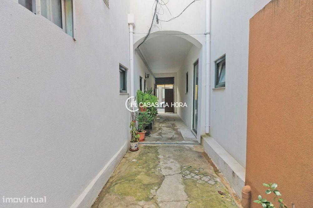 Moradia inserida em ilha | mobilada e equipada