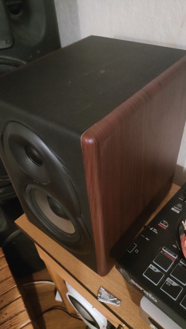 Monitor odsłuchowy Studiomaster M6B