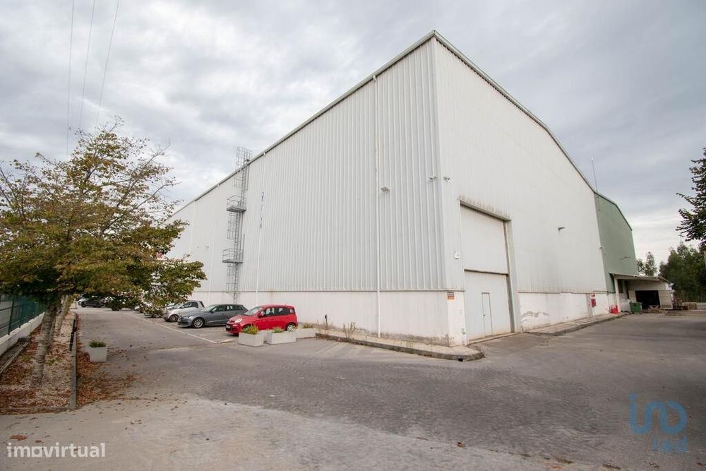 Armazém em Marinha Grande de 957,00 m2