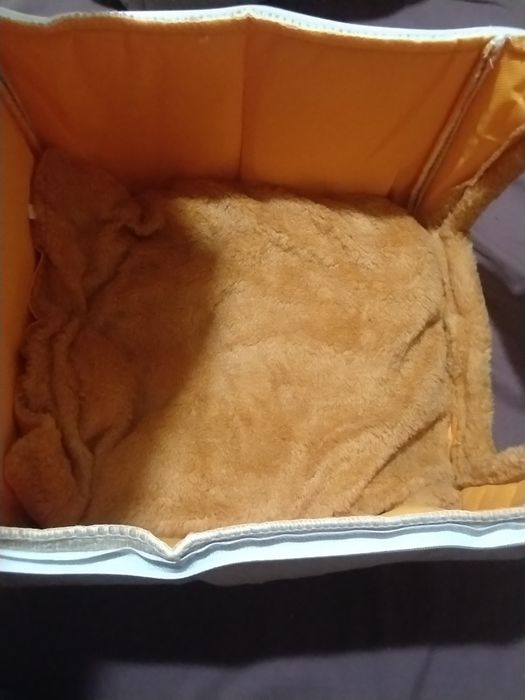 Продам будиночок для котиків або собачки малої породи