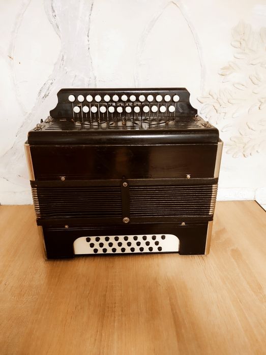 Продам гармонь в гарному  стані