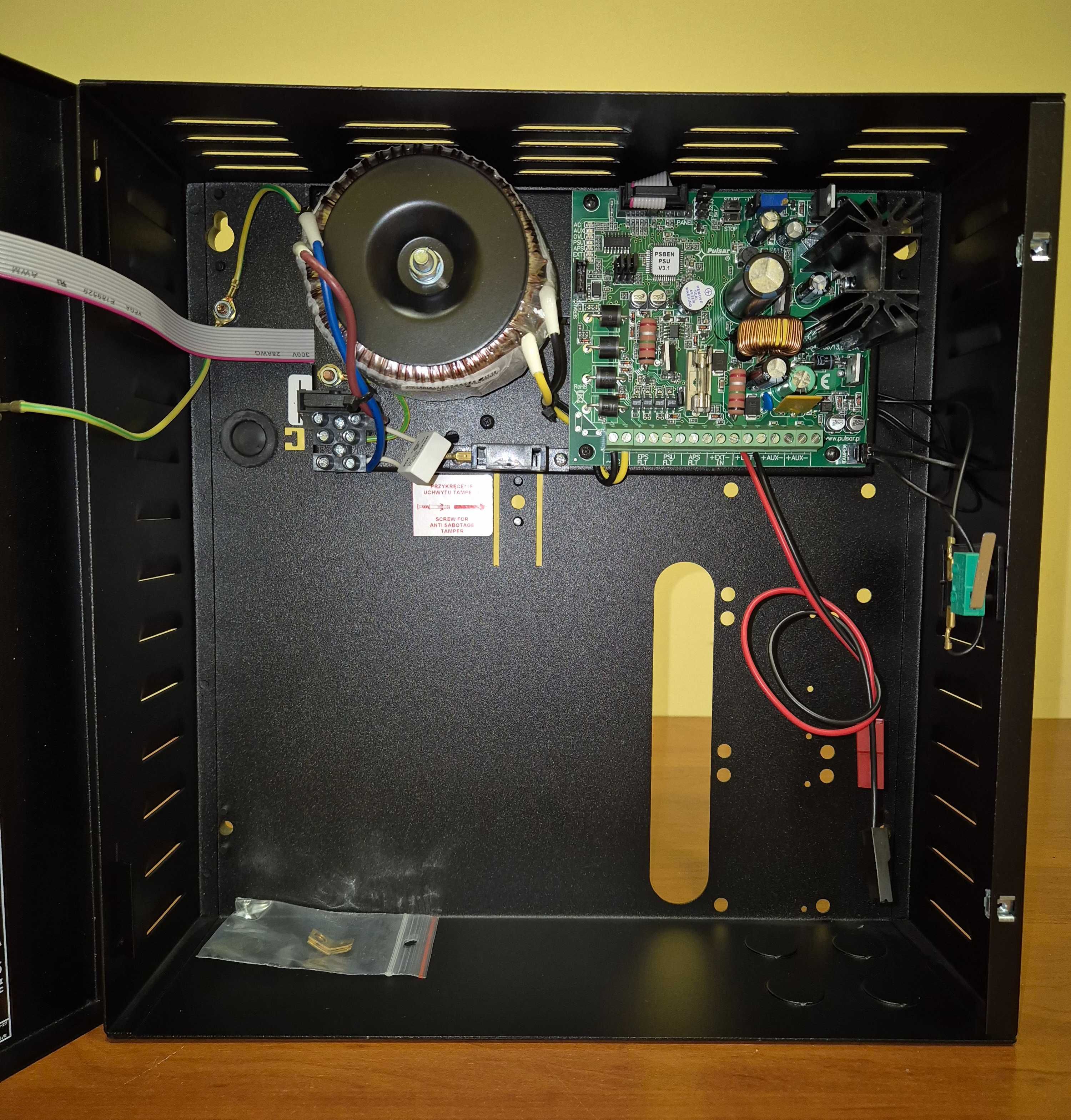 Zasilacz buforowy, impulsowy Pulsar Psben3012C 13,8v/3a/17Ah