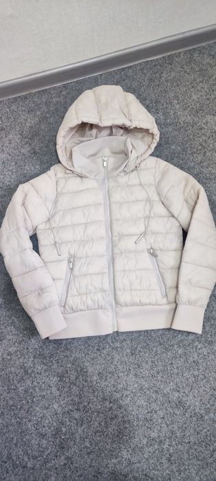 Осіння жіноча куртка