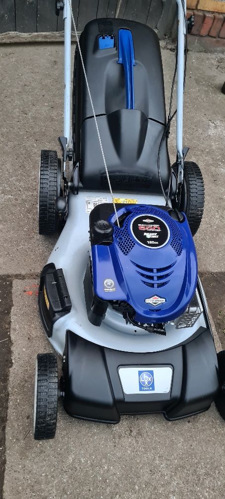 Duża kosiarka spalinowa LuxTool Briggs&Stratton