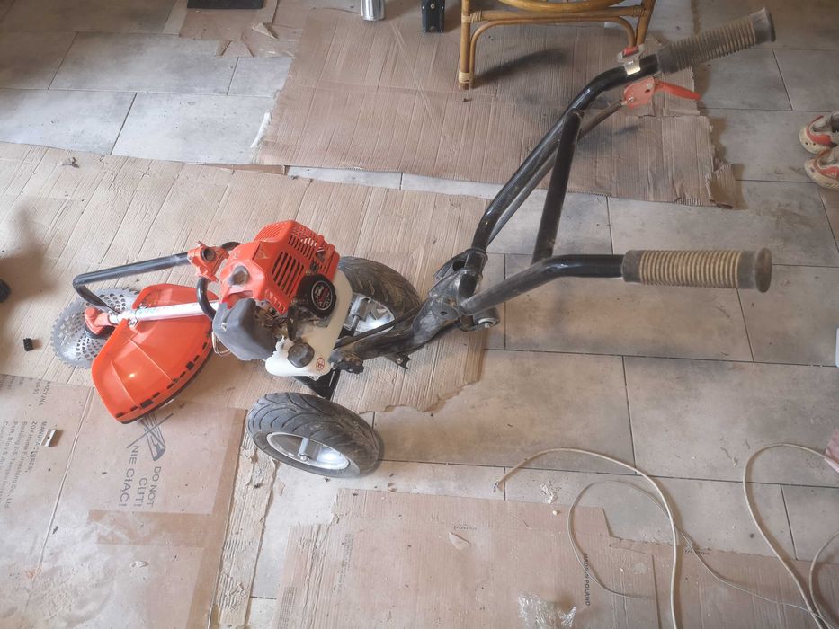 Kosa podkaszarka spalinowa