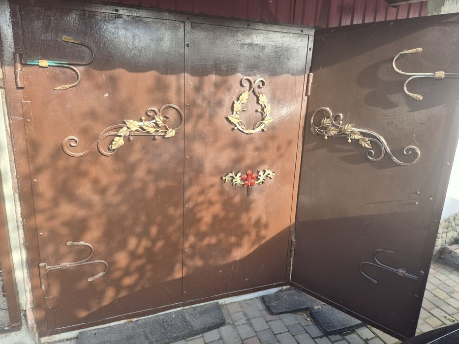 Ковані гаражні ворота