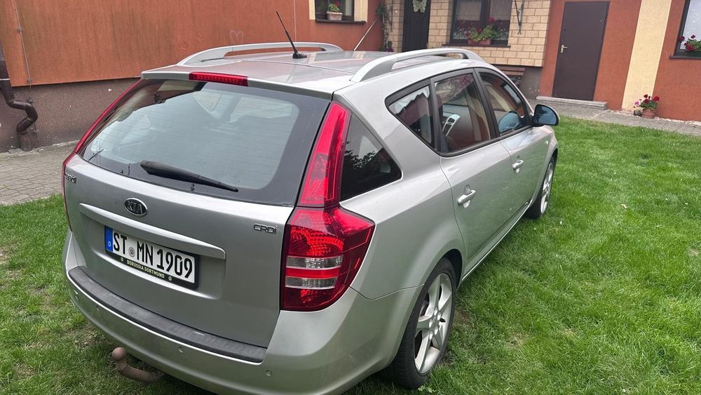Sprzedam Kia ceed CRDi 2.0
