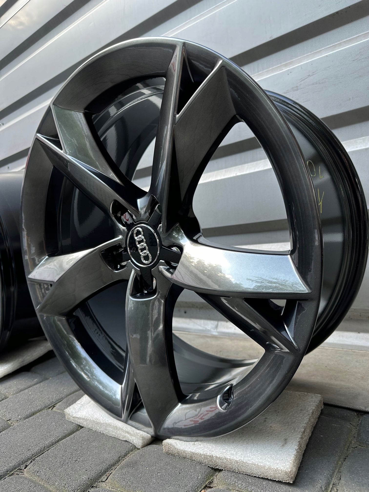 Oryginalne Felgi Audi 19 A4 A5 A6 A7 A8 Q3 Q5 Q7