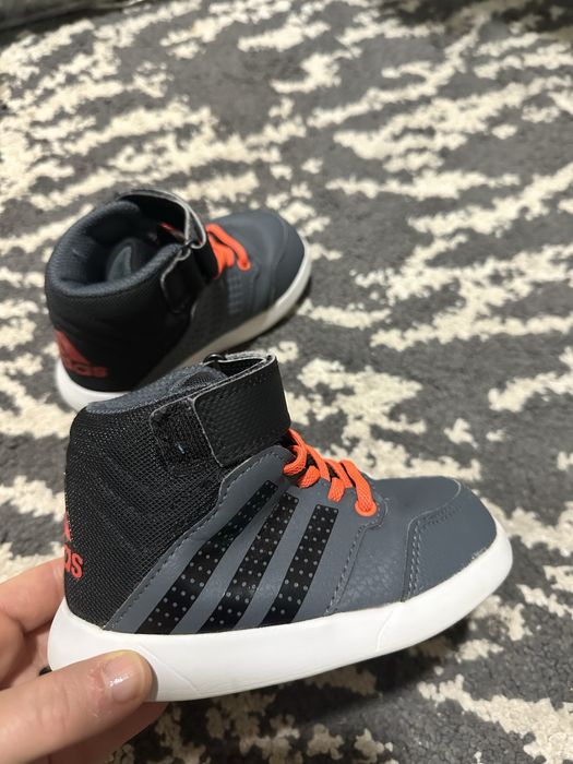 Черевички,чобітки 24розмір adidas