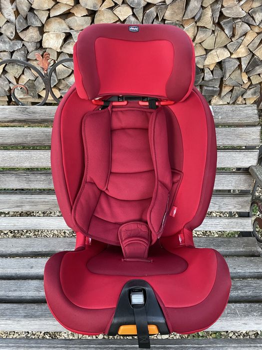Автомобільне крісло Chicco