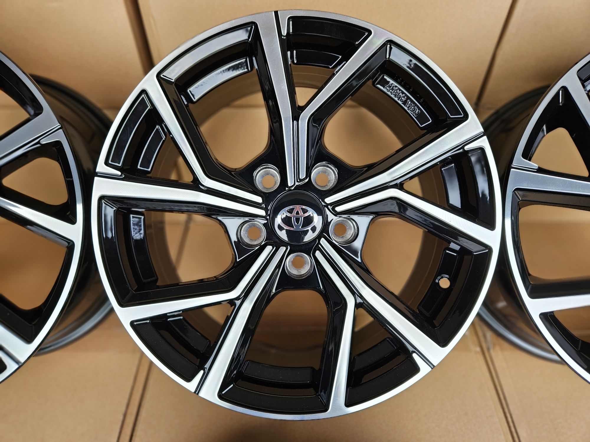 Toyota 16 " Nowe Czarne 5x114,3 Auris Corolla Yaris Cross RAV4 Felgi