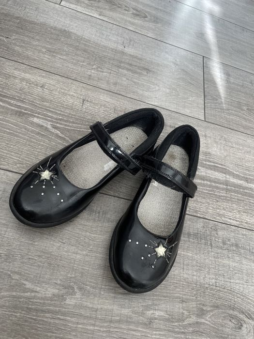Детские  черные туфли в школу для девочки clarks размер 33,5   20,5 см