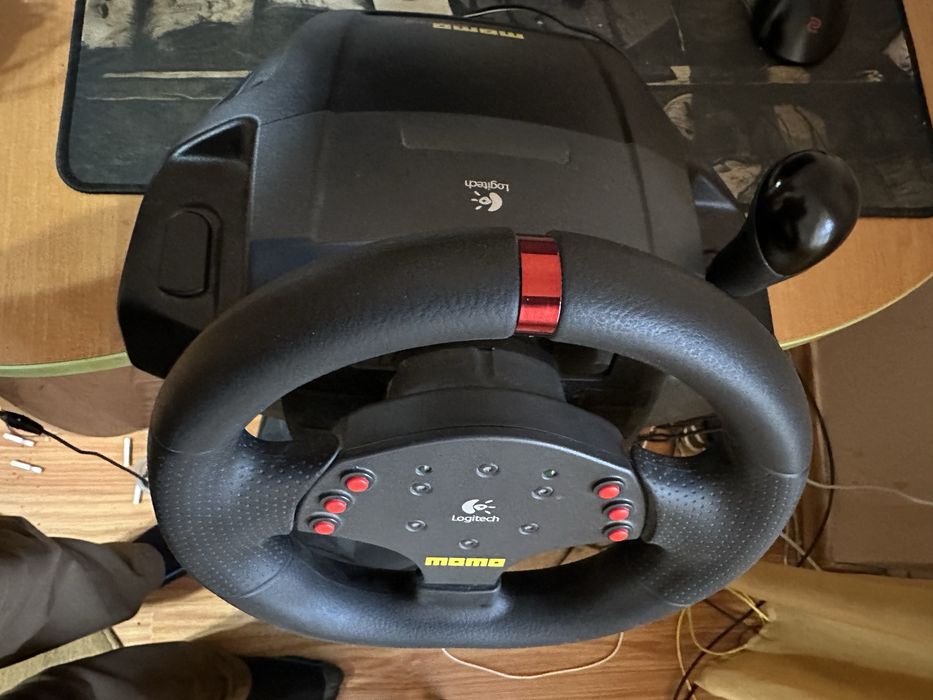 Ігровий руль Logitech MOMO Racing 240*