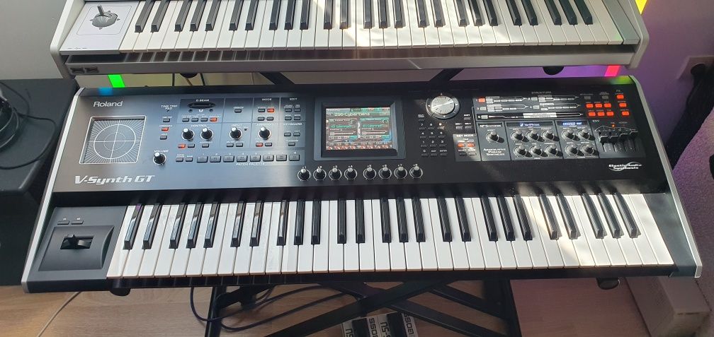 Syntezator Roland V-Synth GT piękny stan