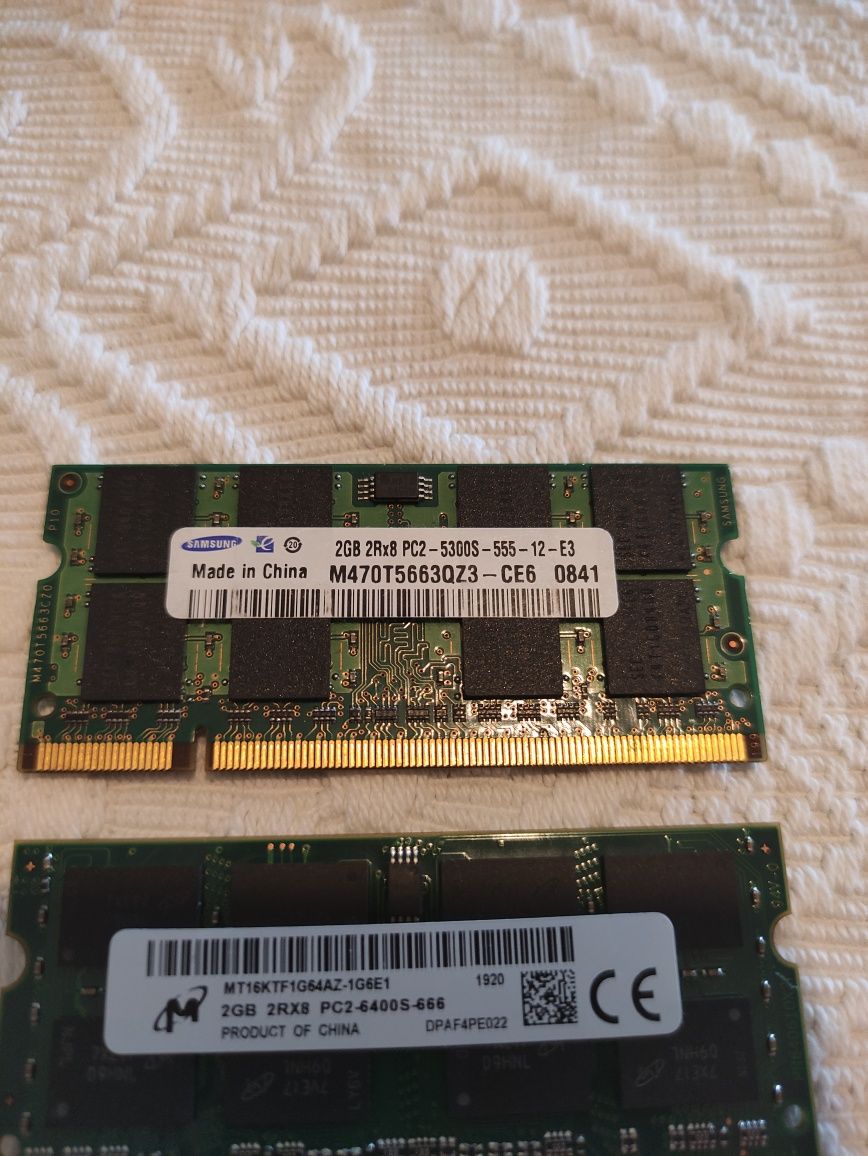 Memórias DDR2 1GB para portáteis