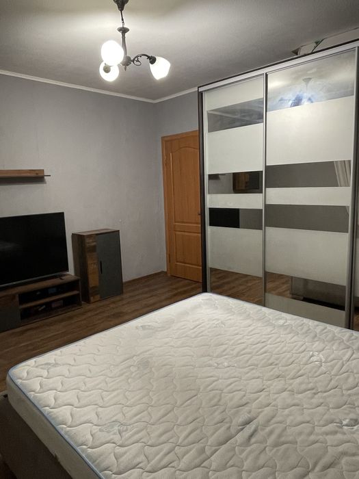 Оренда 2-кімнатної квартири з лічильником на тепло в Дніпровському рн