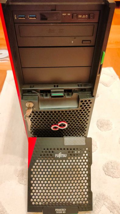Komputer Fujitsu PRIMERGY TX1330 M3 32Gb RAM + Monitor Gratis