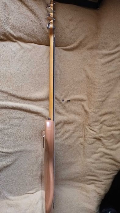 Gitara  Basowa JAZZ BASS SQUIER by Fender  Natural  jak Nowa