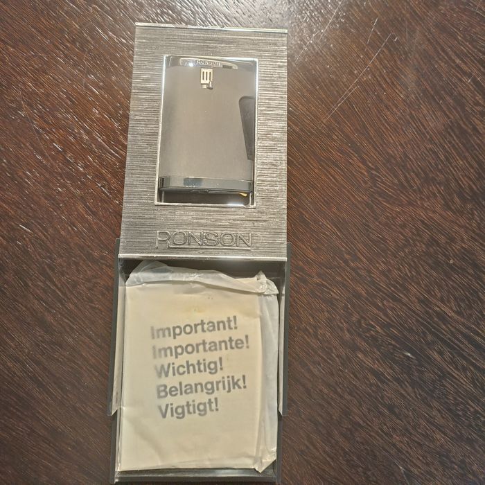 Isqueiro Ronson Comet Atlas Black novo