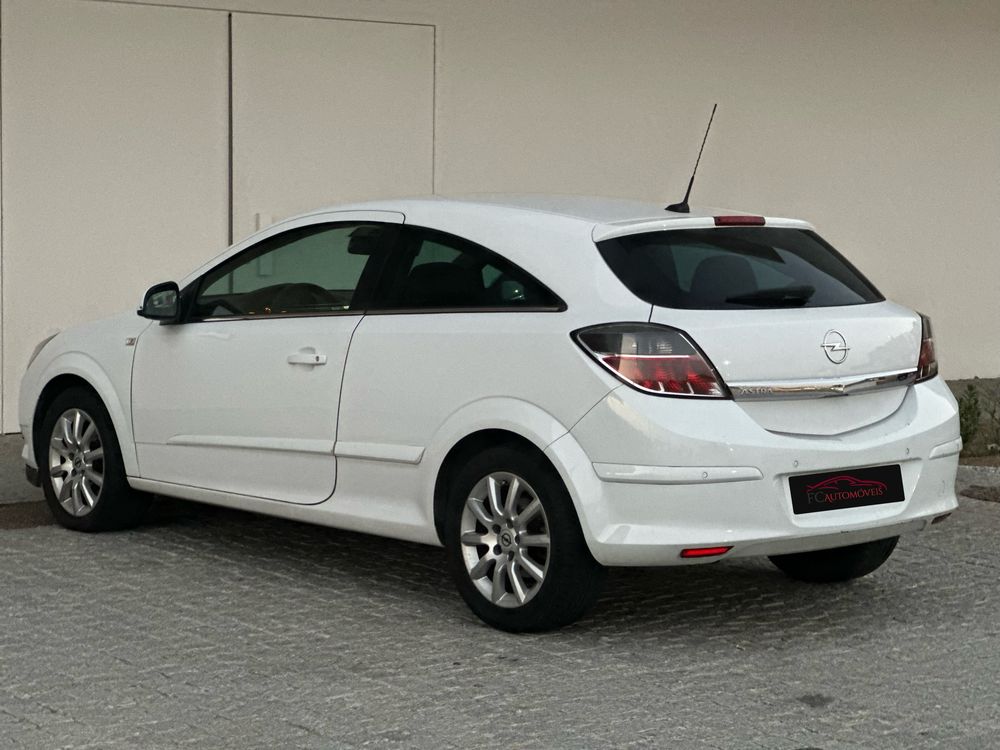 Opel Astra H 1.7 GTC