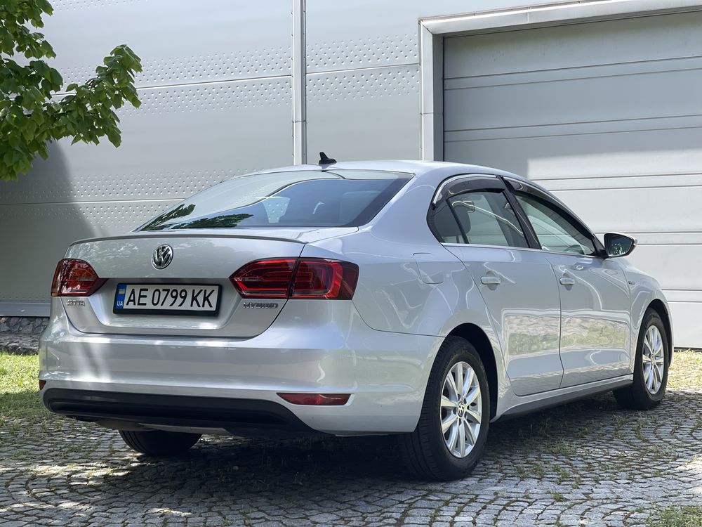 VW Jetta Hybrid 2013 Не крашена