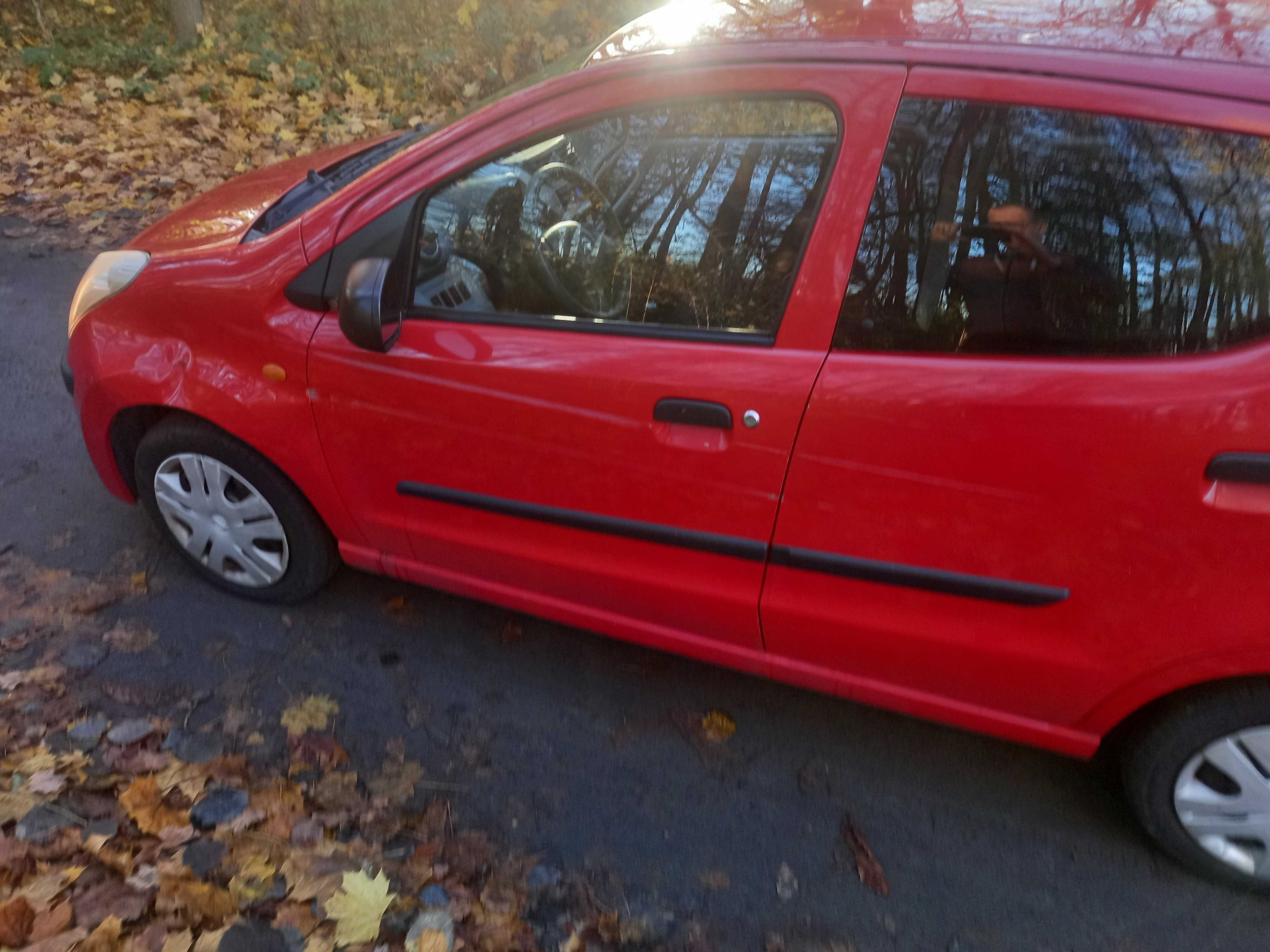 Nissan pixo  2010r