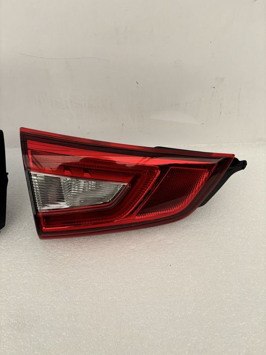 Nissan Qashqai II 2 J11 13-17 lampa prawy lewy tył tylna