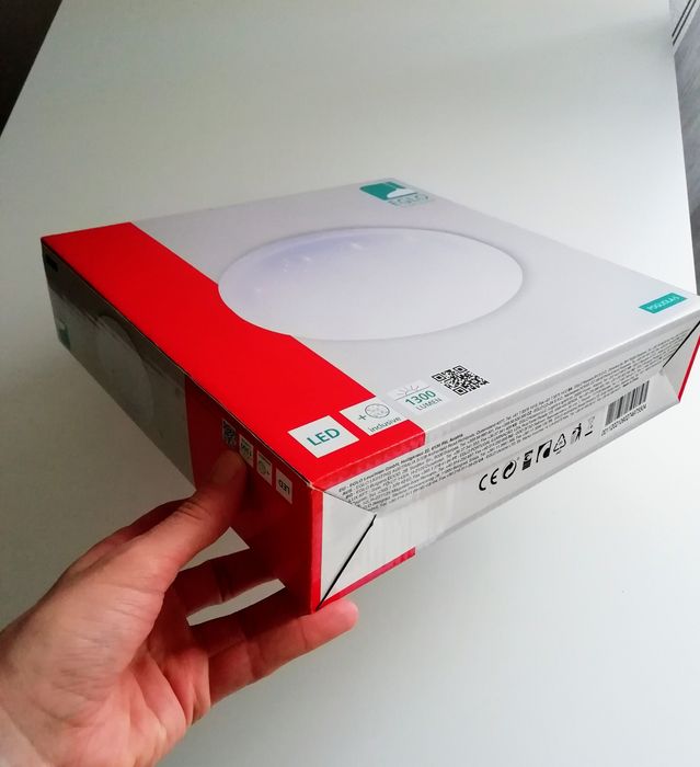 Lâmpada LED - marca EGLO - NOVA, na embalagem original!