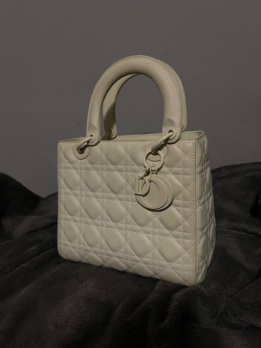 Біла сумочка Dior