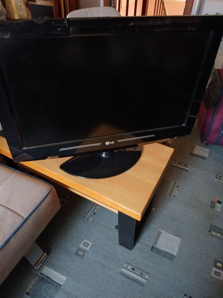 Telewizor formy LG