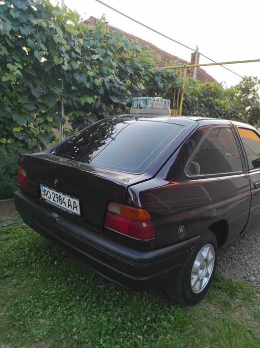 Ford escort 1.4 бензин