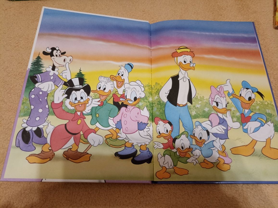 Книжка Walt Disney: День народження Дональда, на угорській мові