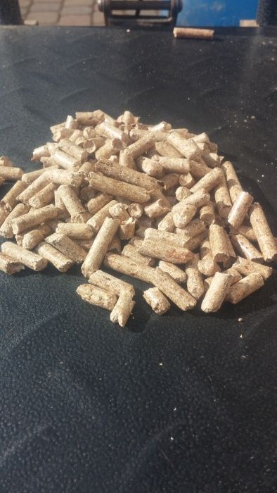 pellet A1 sosnowy drzewny 6mm 8mm  igla
