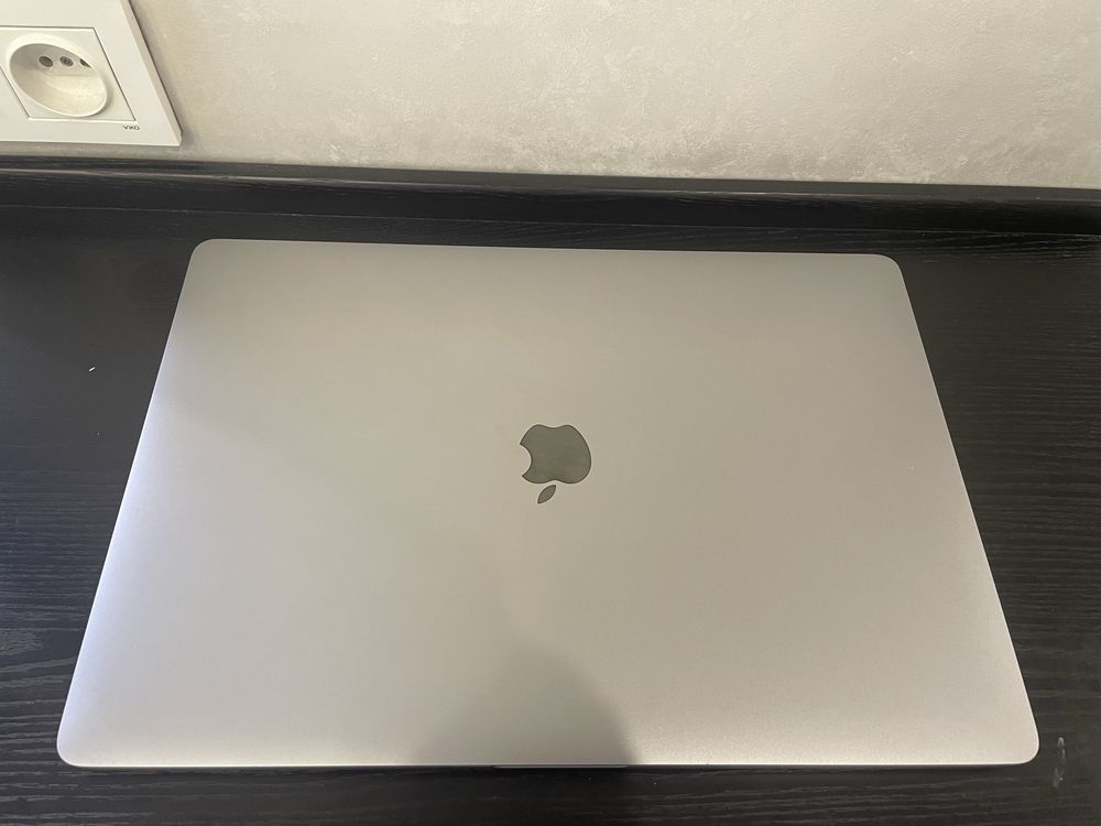 MacBook 16” 2019 16/512gb Intel Core i7 Space Grey