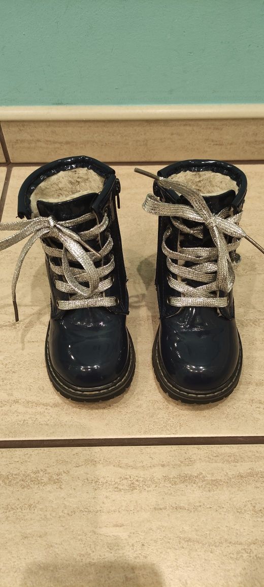 Buty ocieplane z futerkiem w środku rozmiar 22