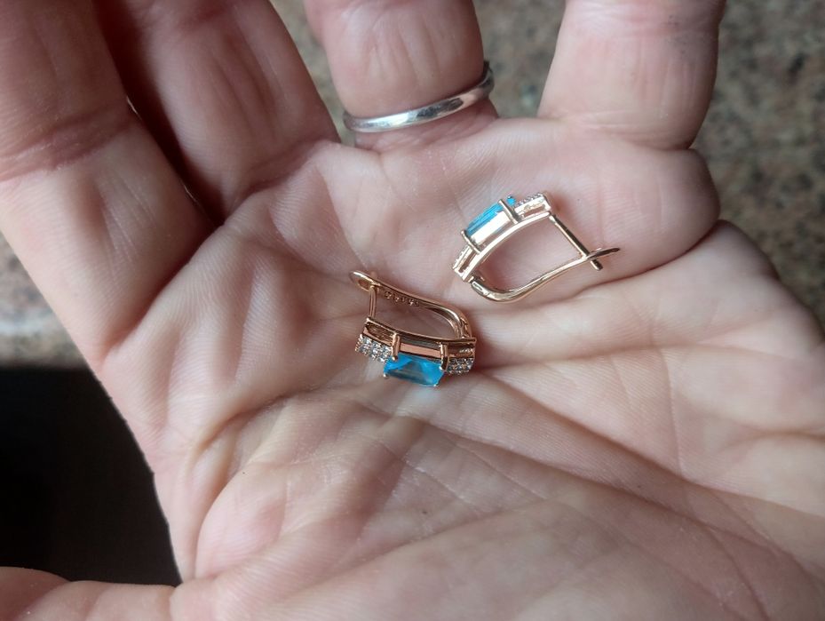 Kolczyki złote 585 topaz