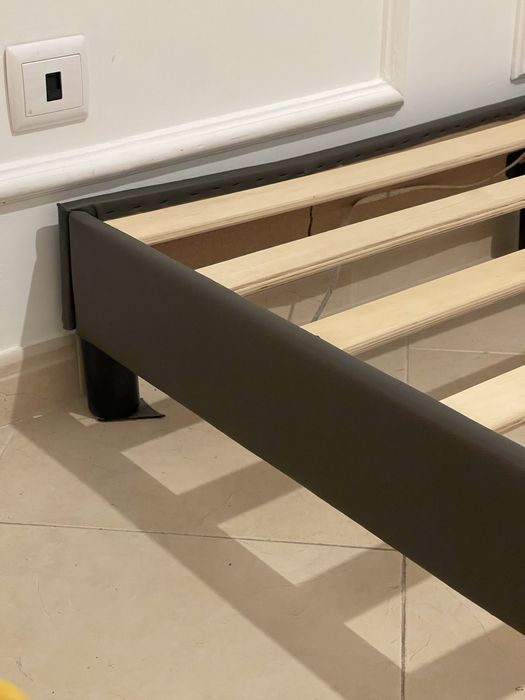 Cama + estrado cama em madeira IKEA