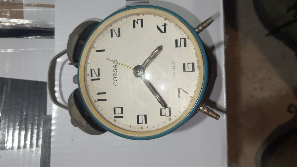 Stary zegarek budzik