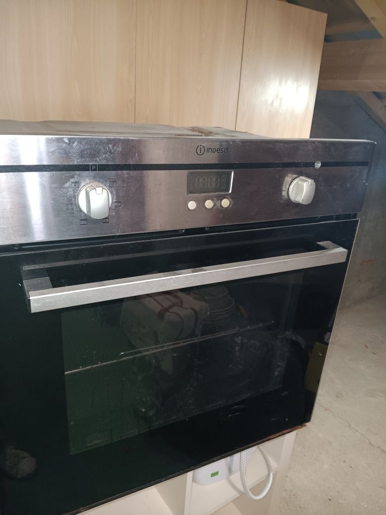 USADO - Forno elétrico de encastrar INDESIT