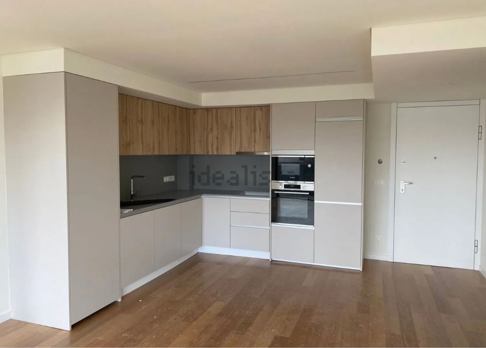 Aluguer T2 penthouse com Terraço