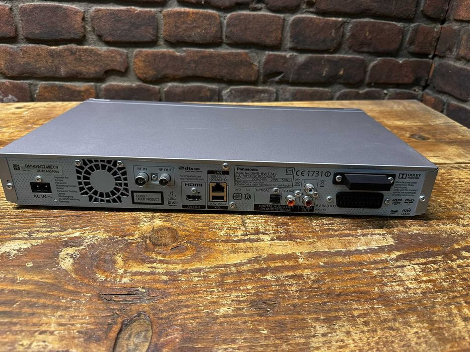 Nagrywarka Panasonic DMR-BWT 745