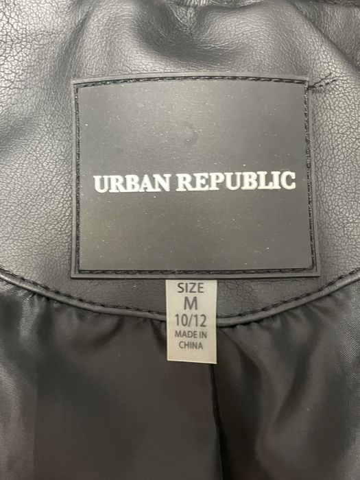 Шкіряна куртка  на дівчинку