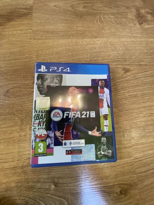 PlayStation 4 slim z grami i padem