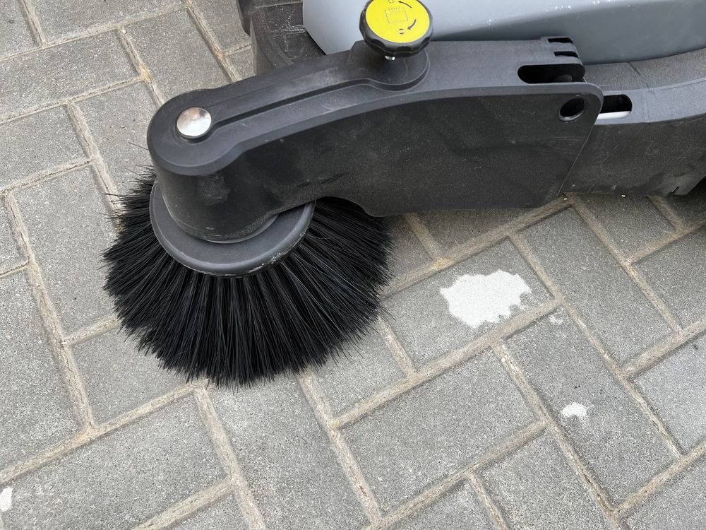 Vassoura manual Karcher  km70 com dois braços